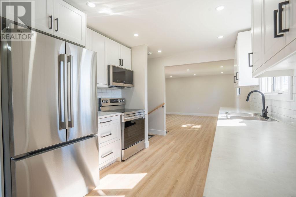 11 Glenwood AVE - Image 14
