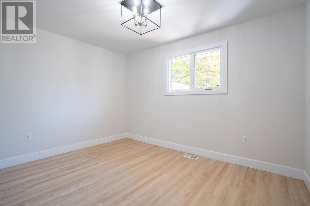 11 Glenwood AVE - Image 22
