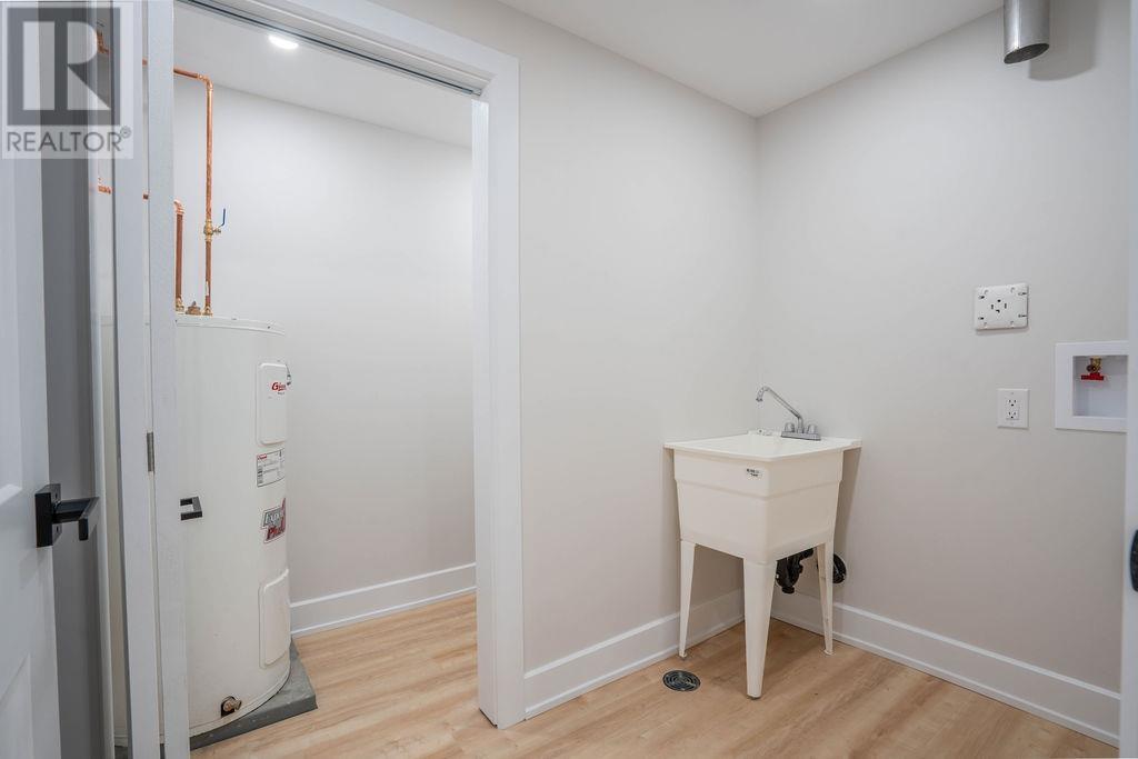 11 Glenwood AVE - 35