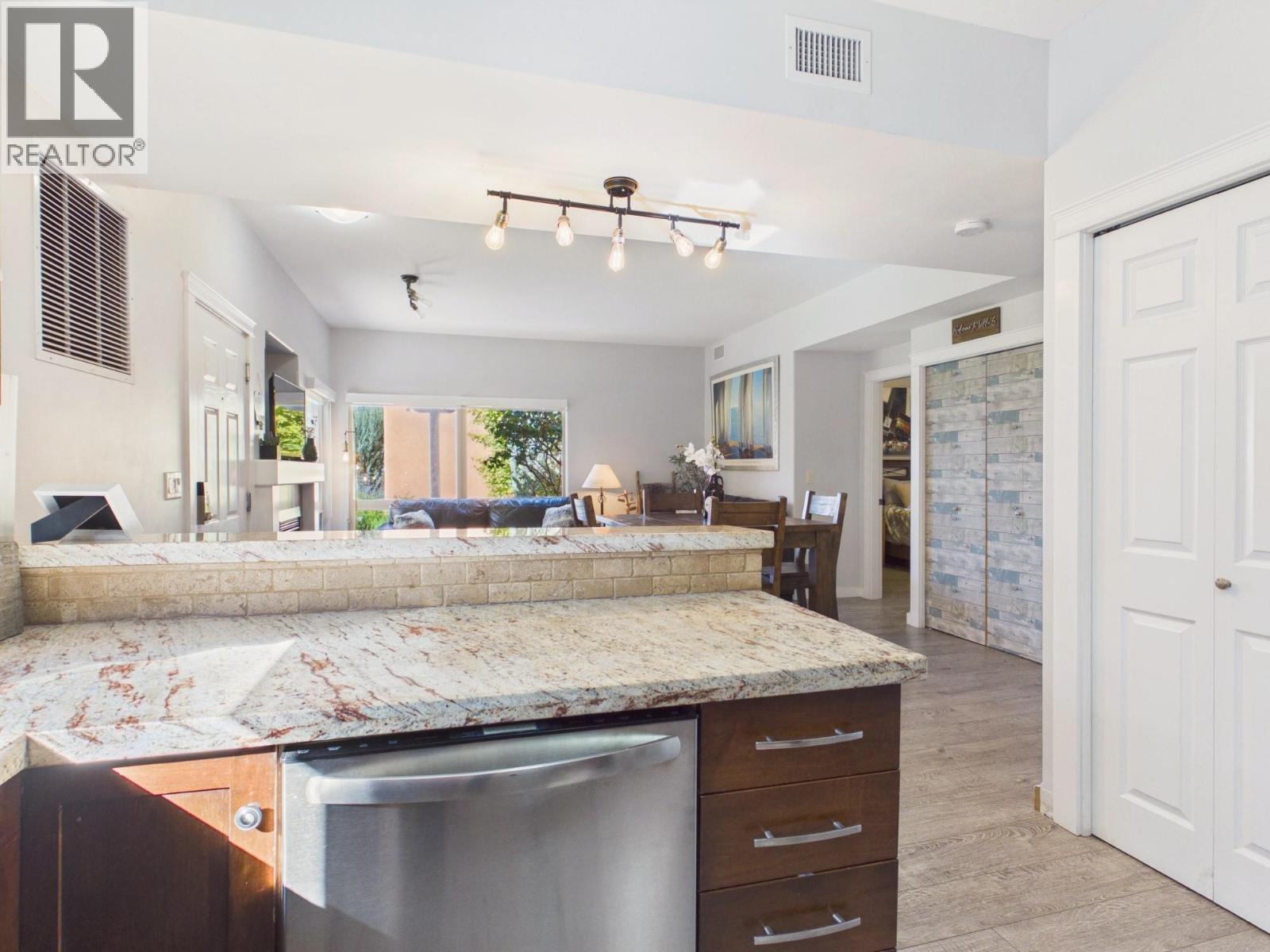 6 4300 44th Avenue, Osoyoos