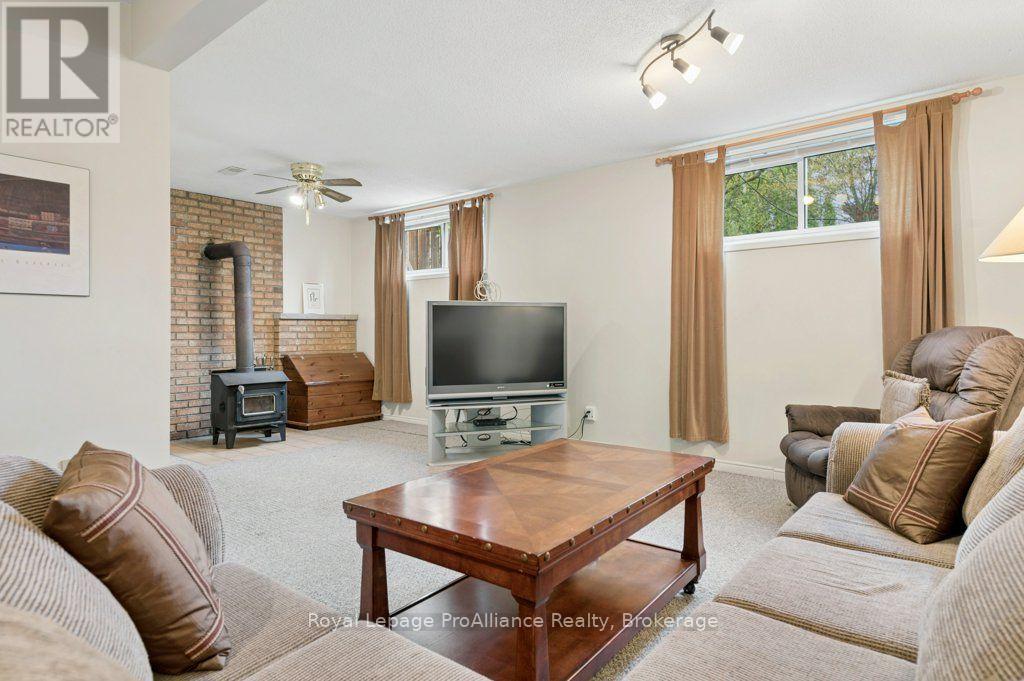 21 FORRESTER COURT - 27