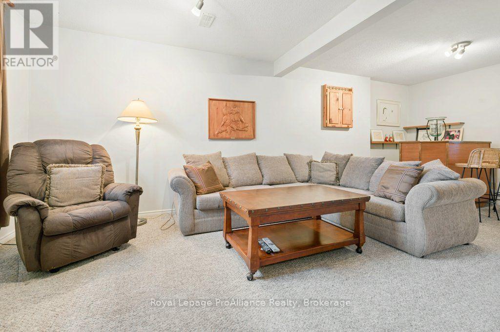 21 FORRESTER COURT - 28