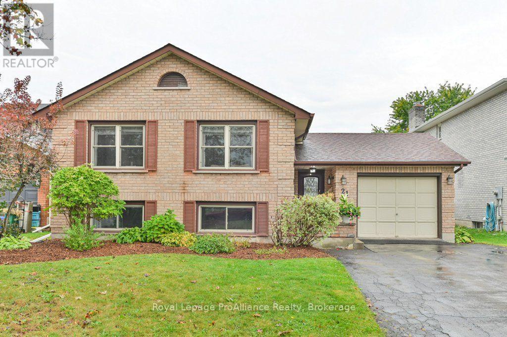 21 Forrester Court, Belleville, ON photo 3