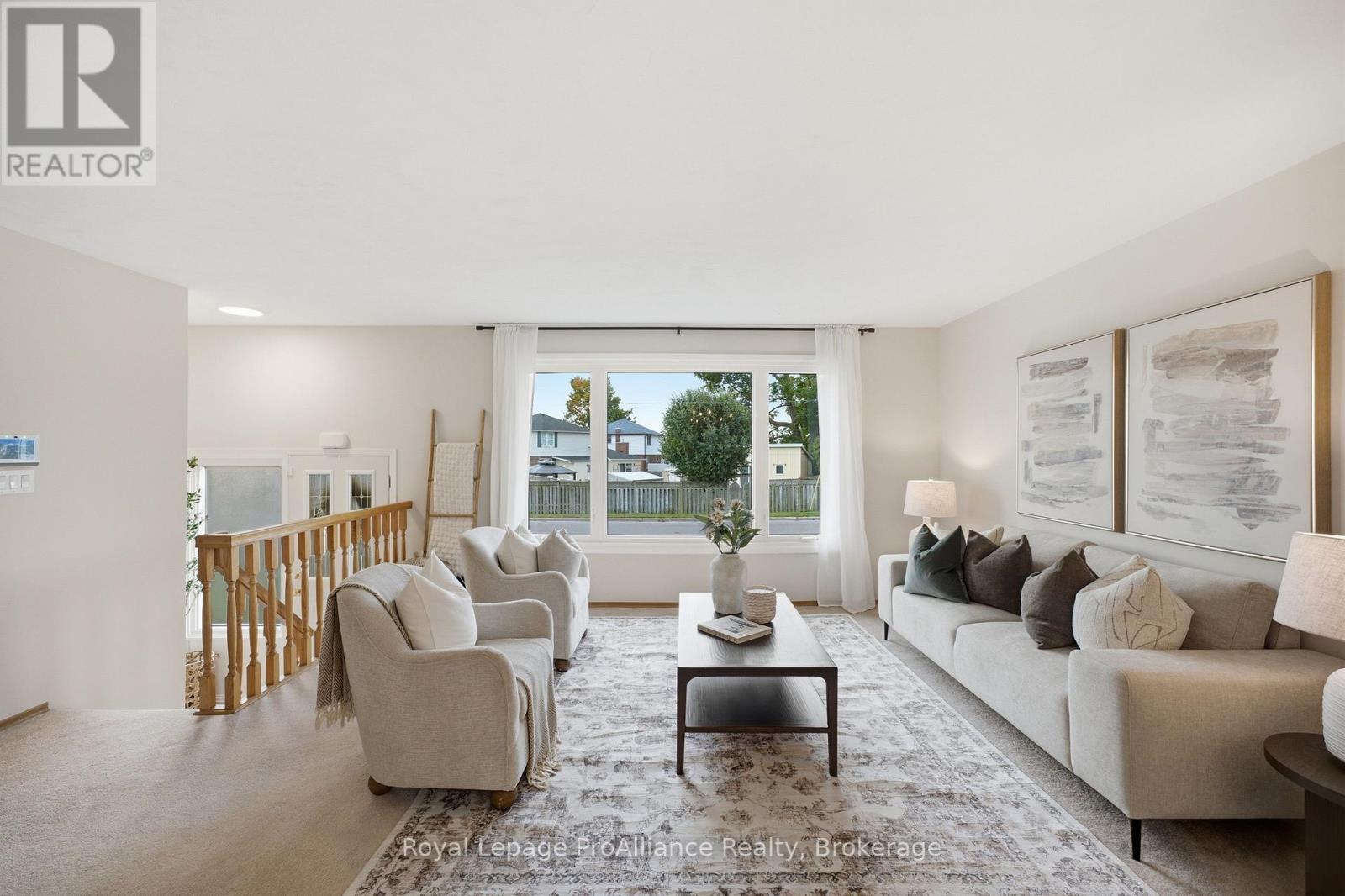 572 ELIZABETH STREET - 10
