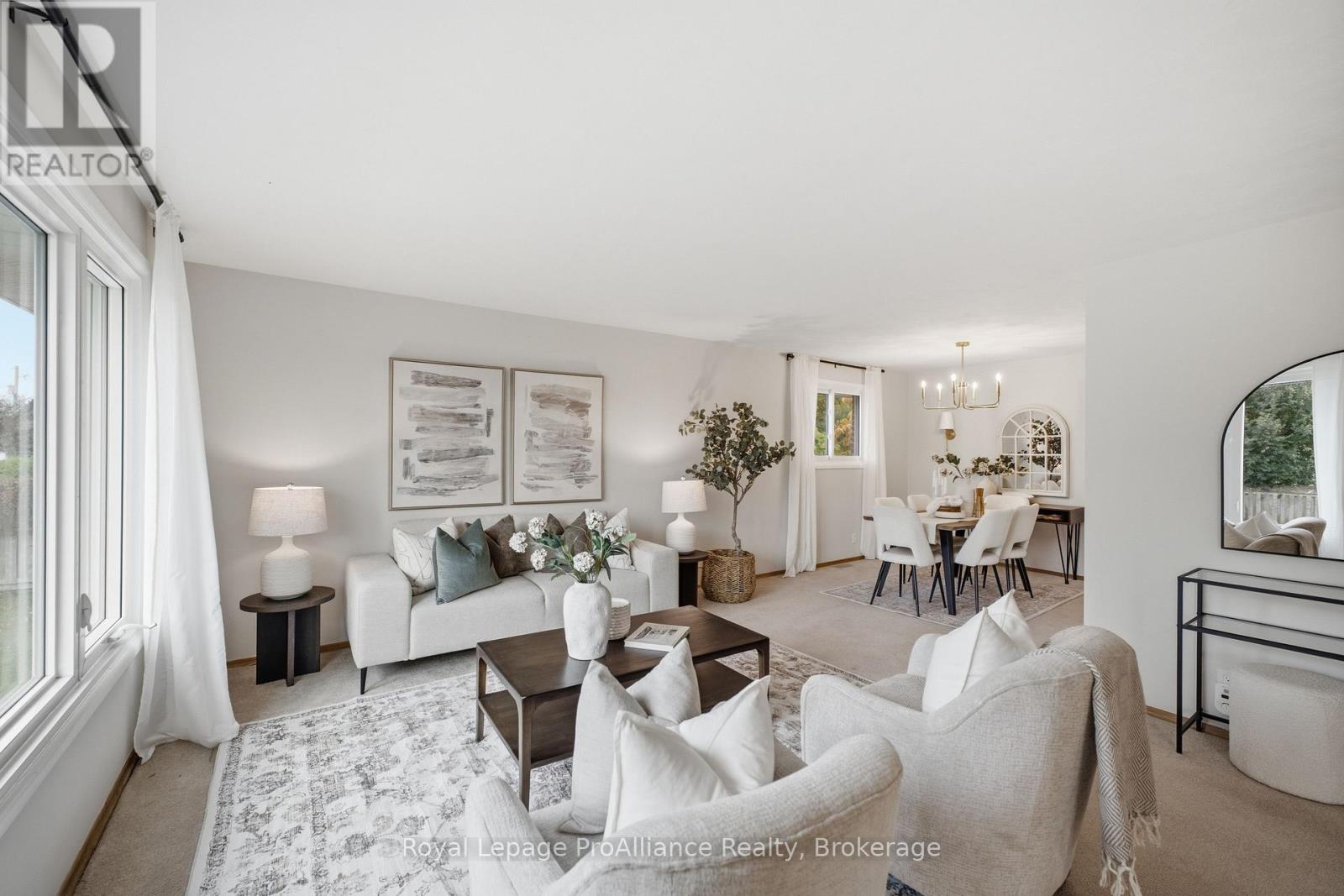 572 ELIZABETH STREET - 13