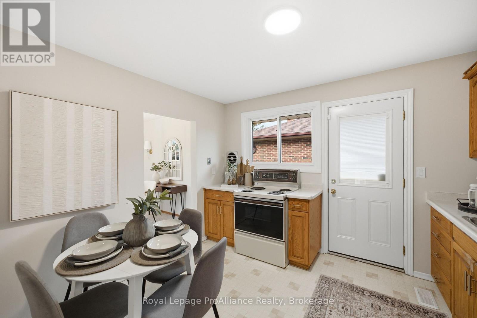 572 Elizabeth Street, Cobourg, ON photo 20
