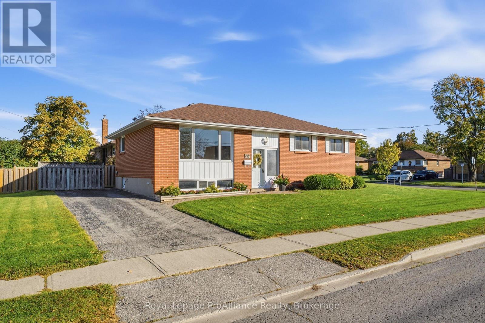 572 Elizabeth Street, Cobourg, ON photo 4
