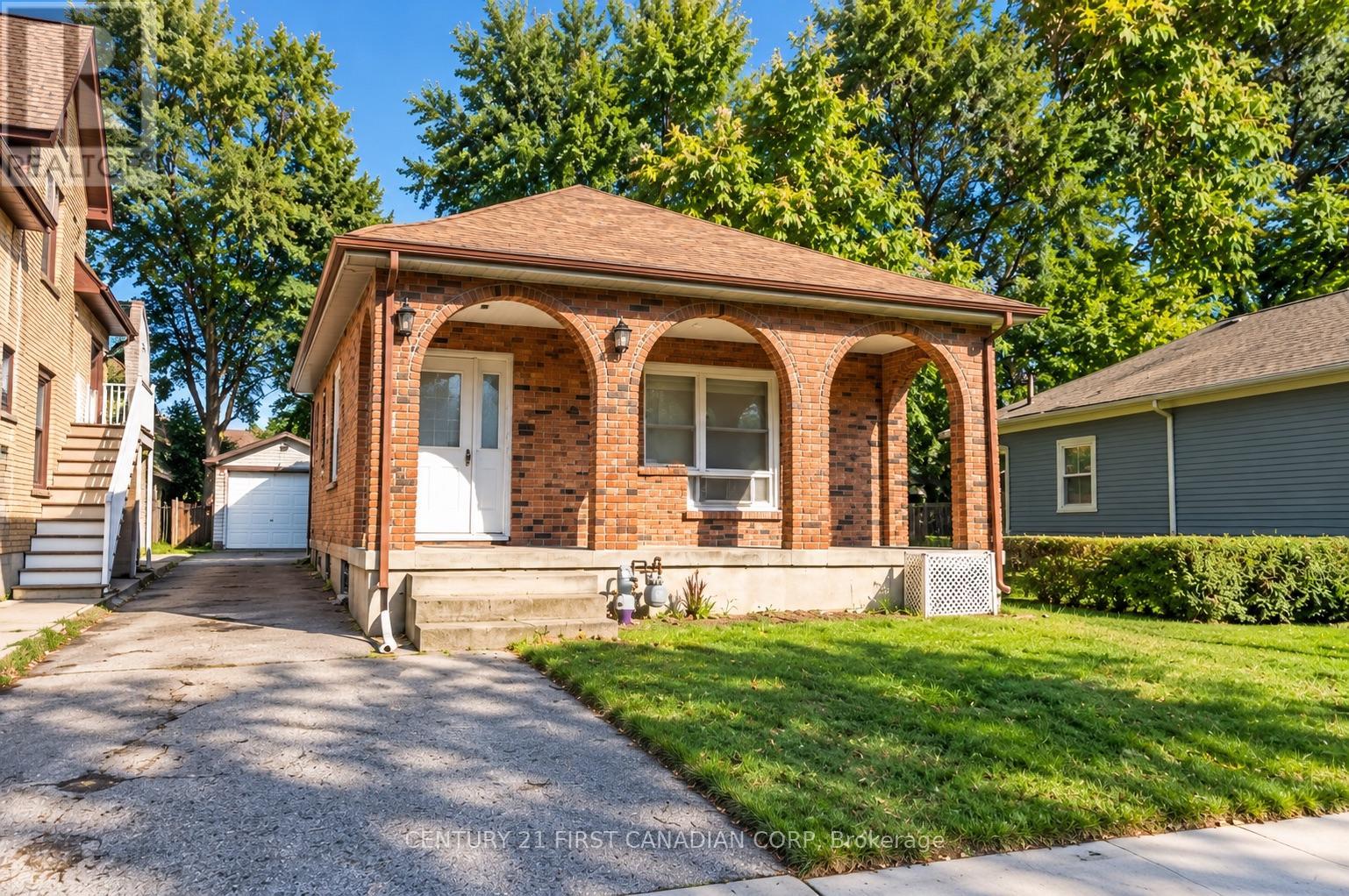 682 PRINCESS AVENUE - 1