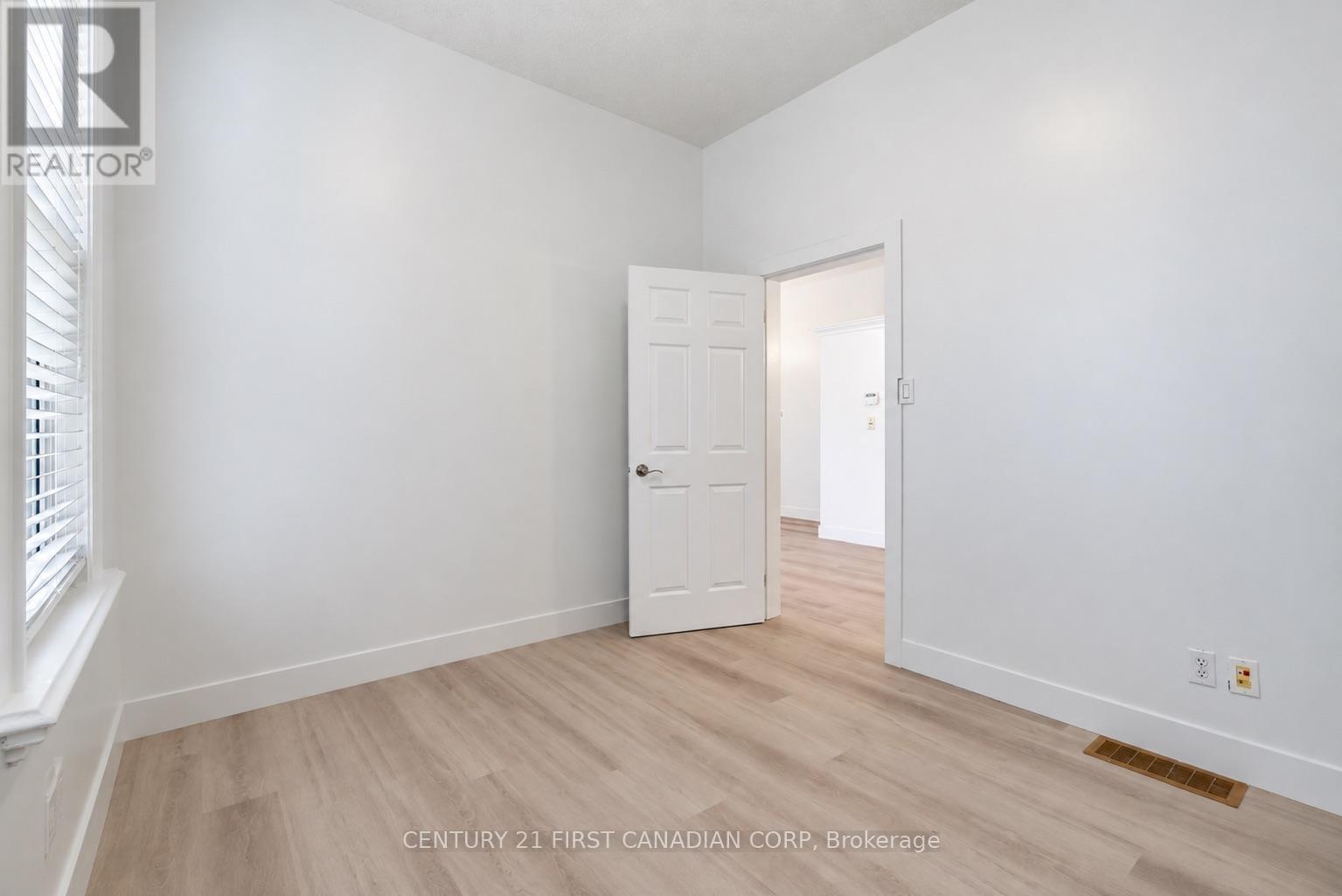 682 PRINCESS AVENUE - 13