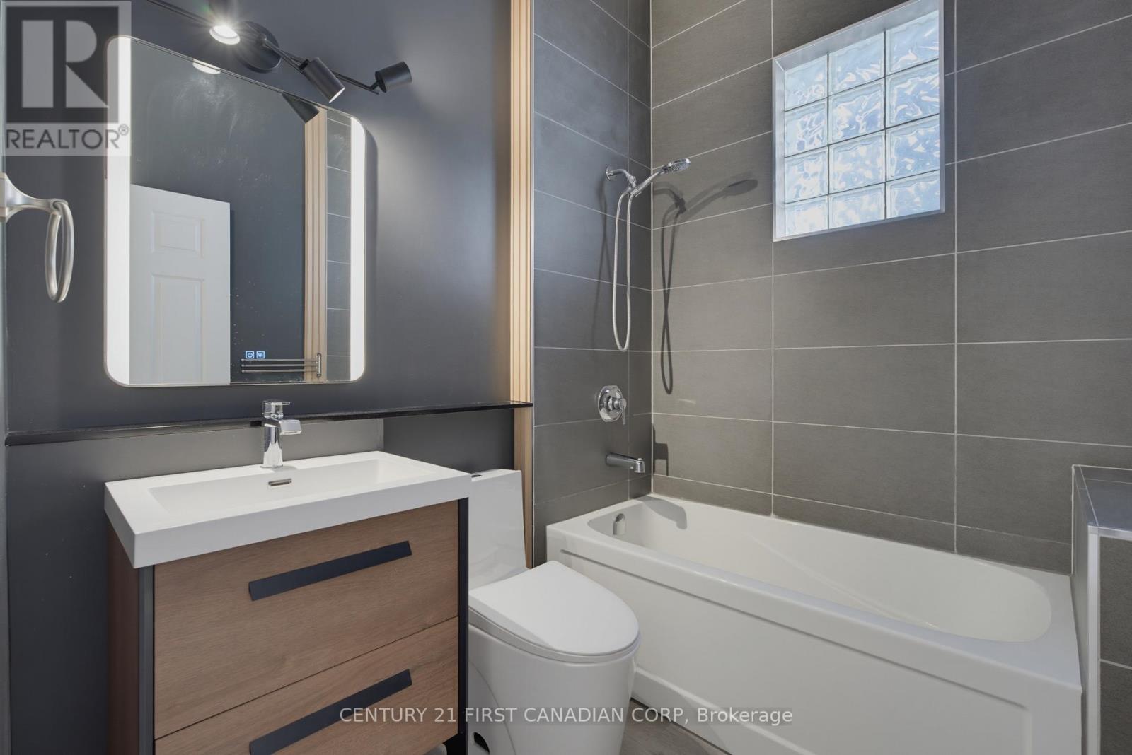 682 PRINCESS AVENUE - 17