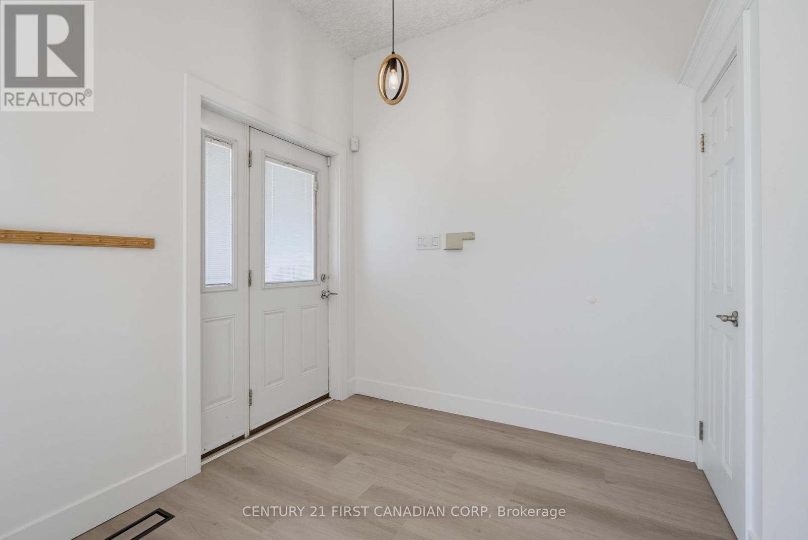 682 PRINCESS AVENUE - 2