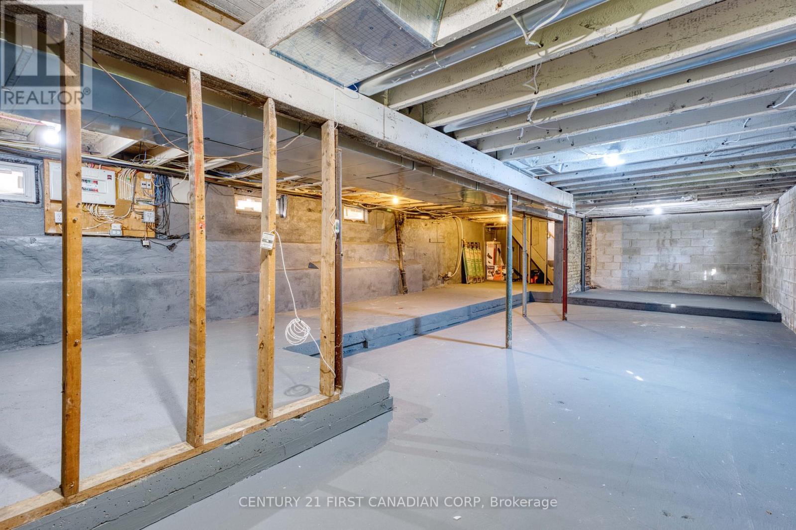 682 PRINCESS AVENUE - Image 23