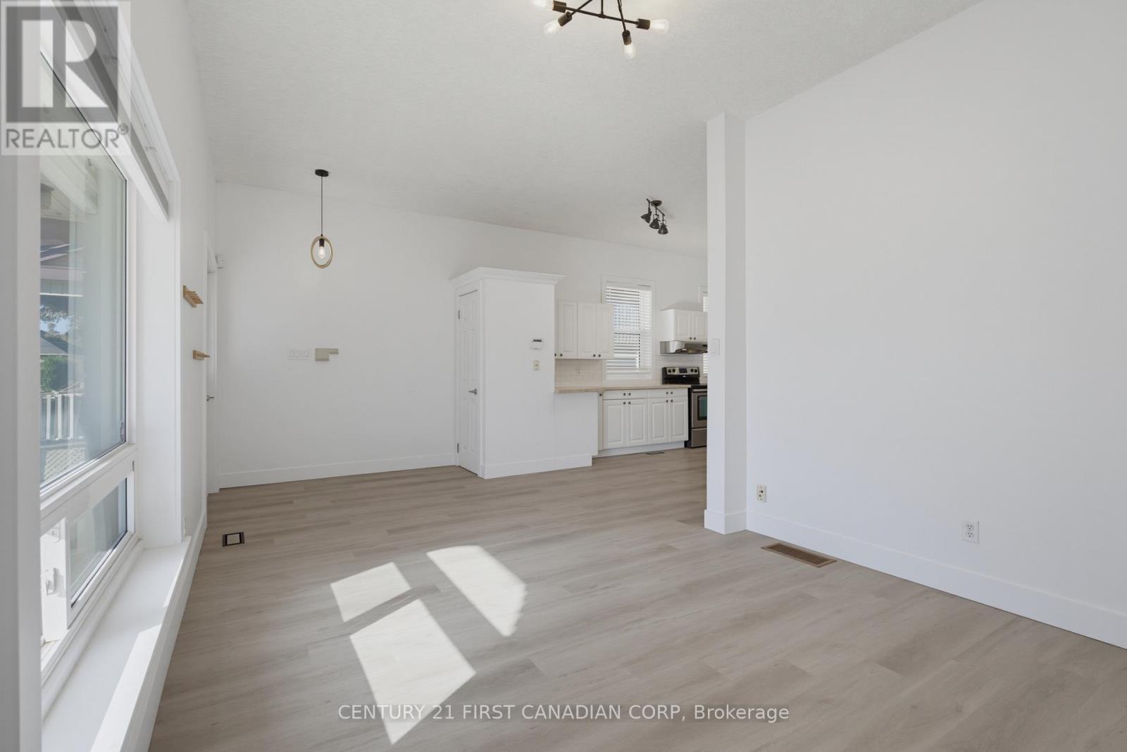 682 PRINCESS AVENUE - 6