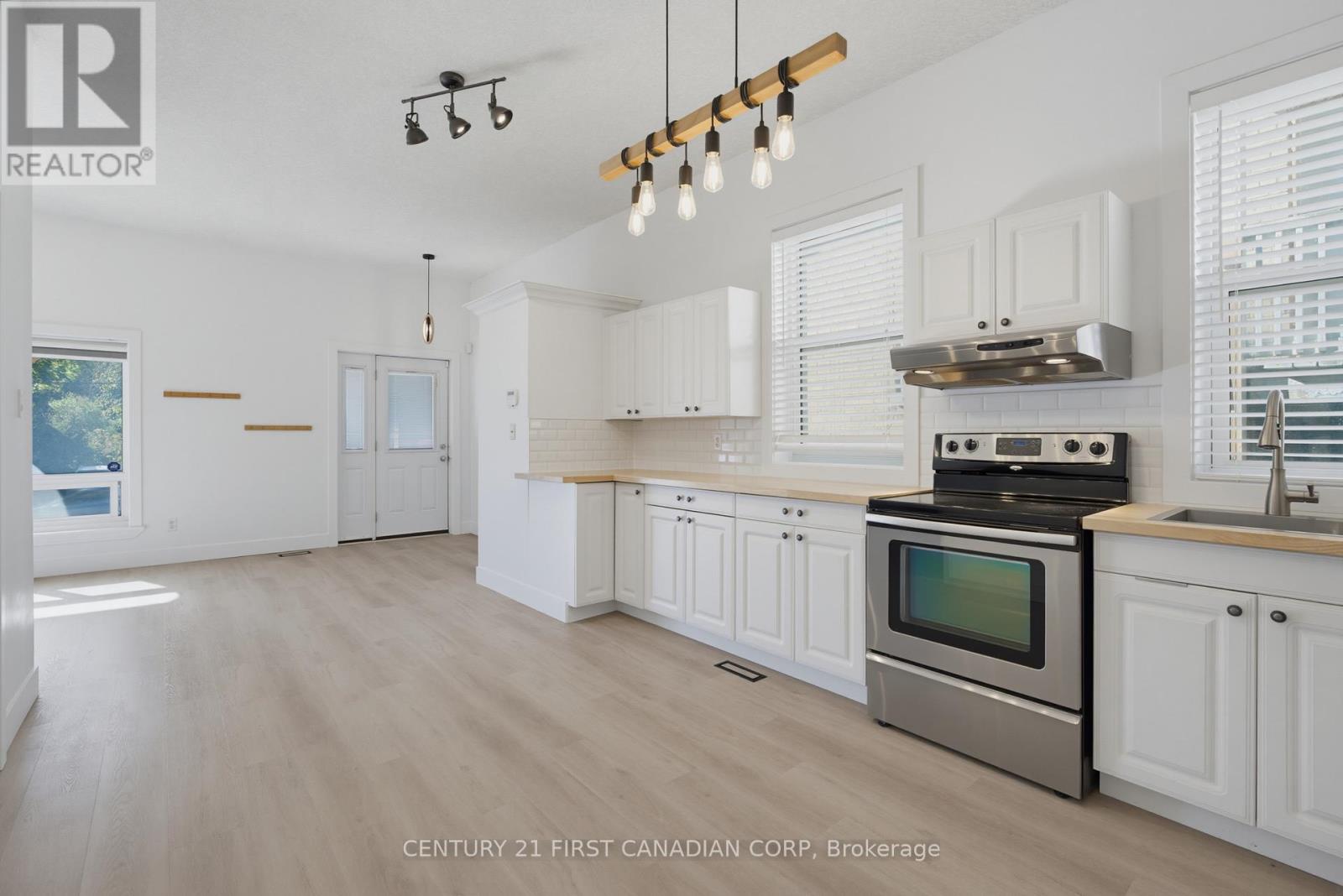 682 PRINCESS AVENUE - 8