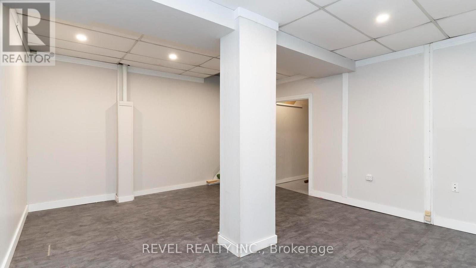 1137 Oxford Street West — photo 22