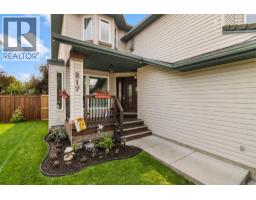 217 Douglas Glen Close SE - photo 2