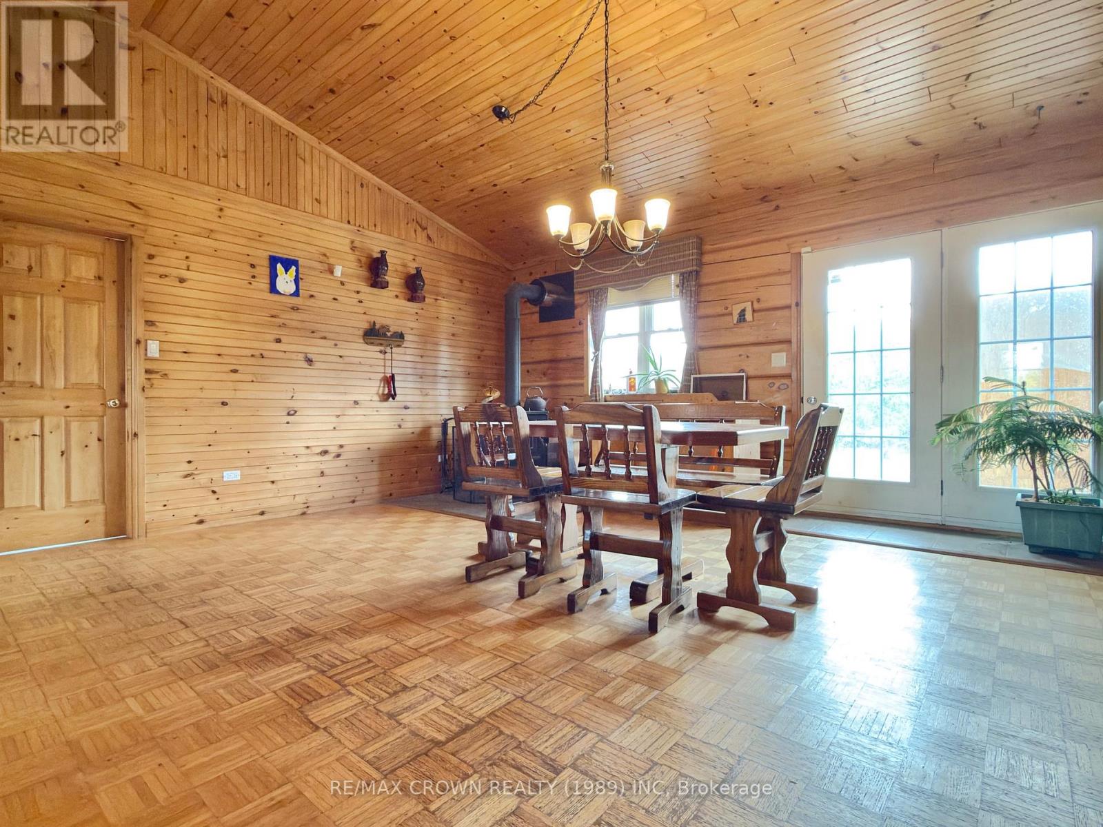 1000 VALLEE ROAD - 34