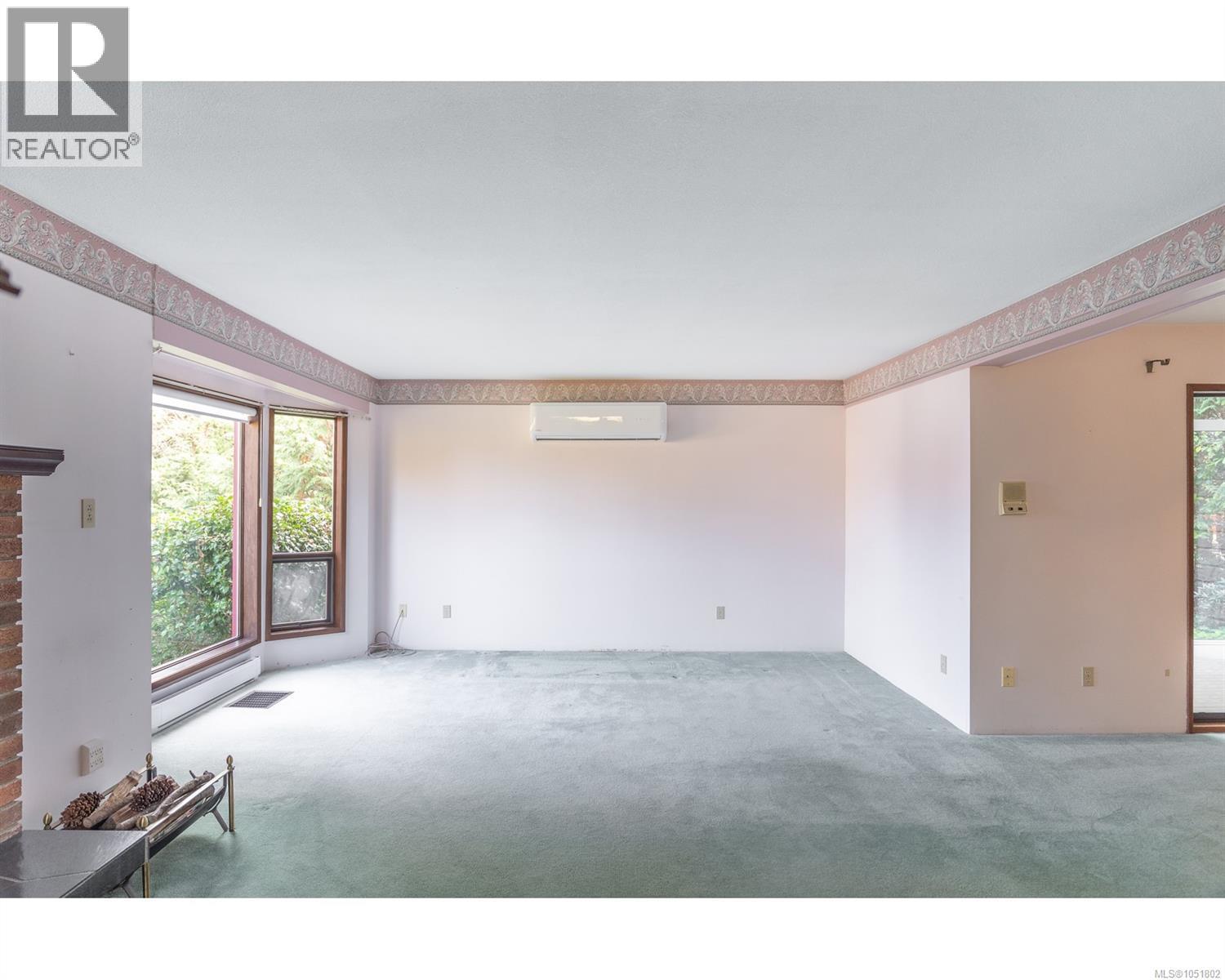 142 SUNNINGDALE Rd W - Image 10