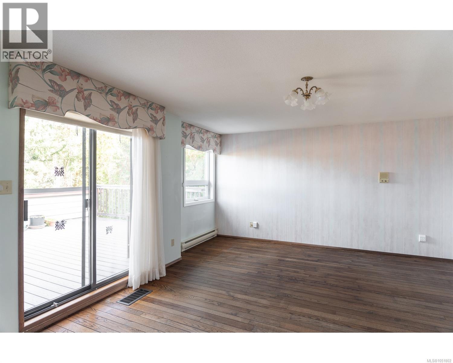 142 SUNNINGDALE Rd W - 15