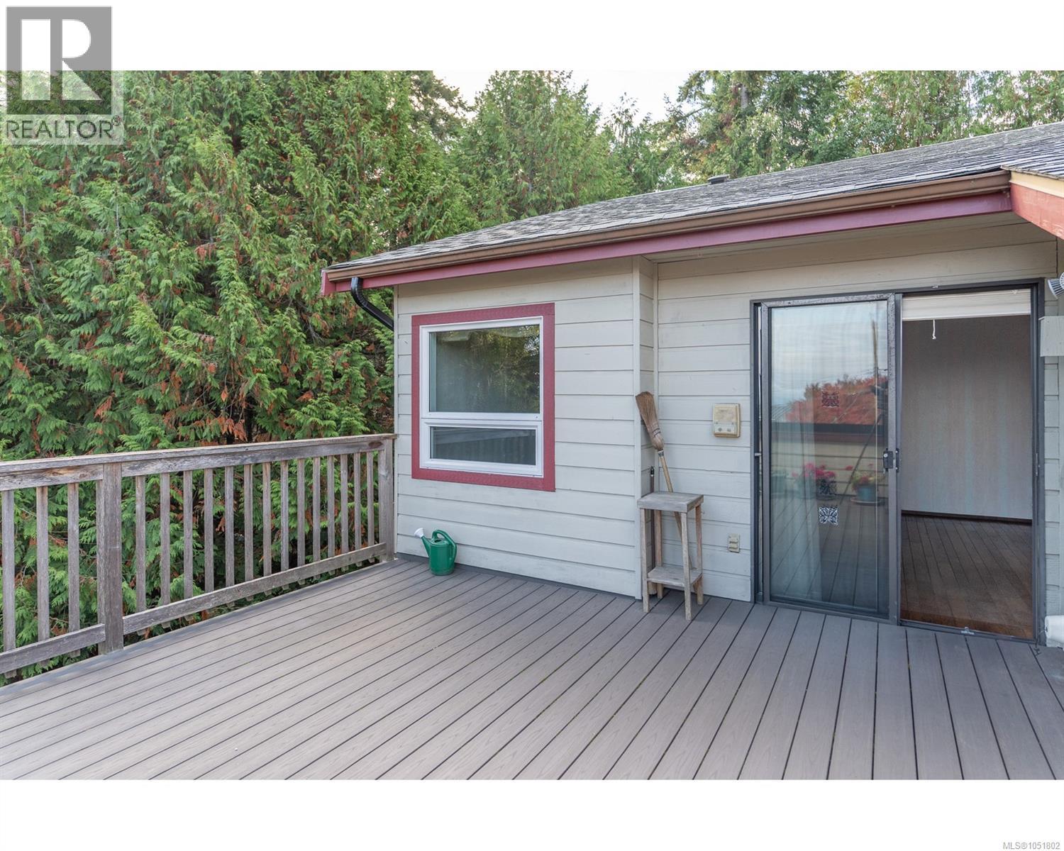 142 SUNNINGDALE Rd W - Image 5