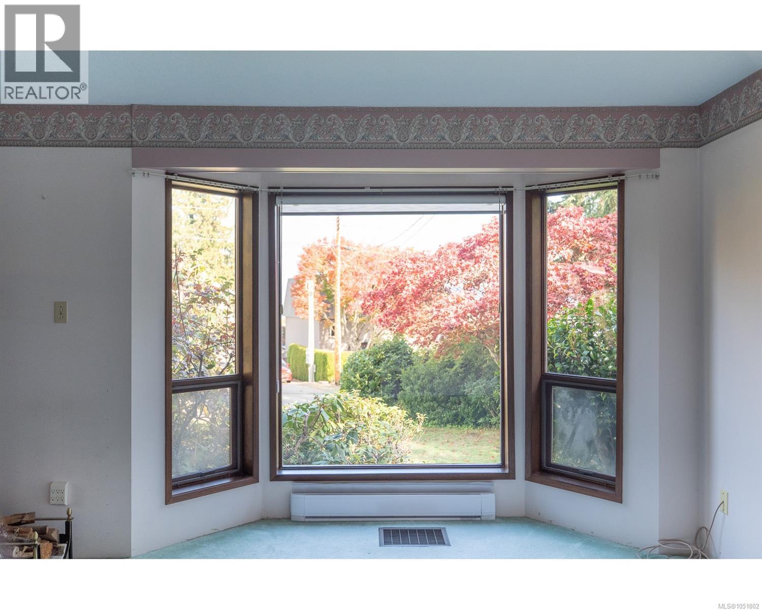 142 SUNNINGDALE Rd W - Image 8