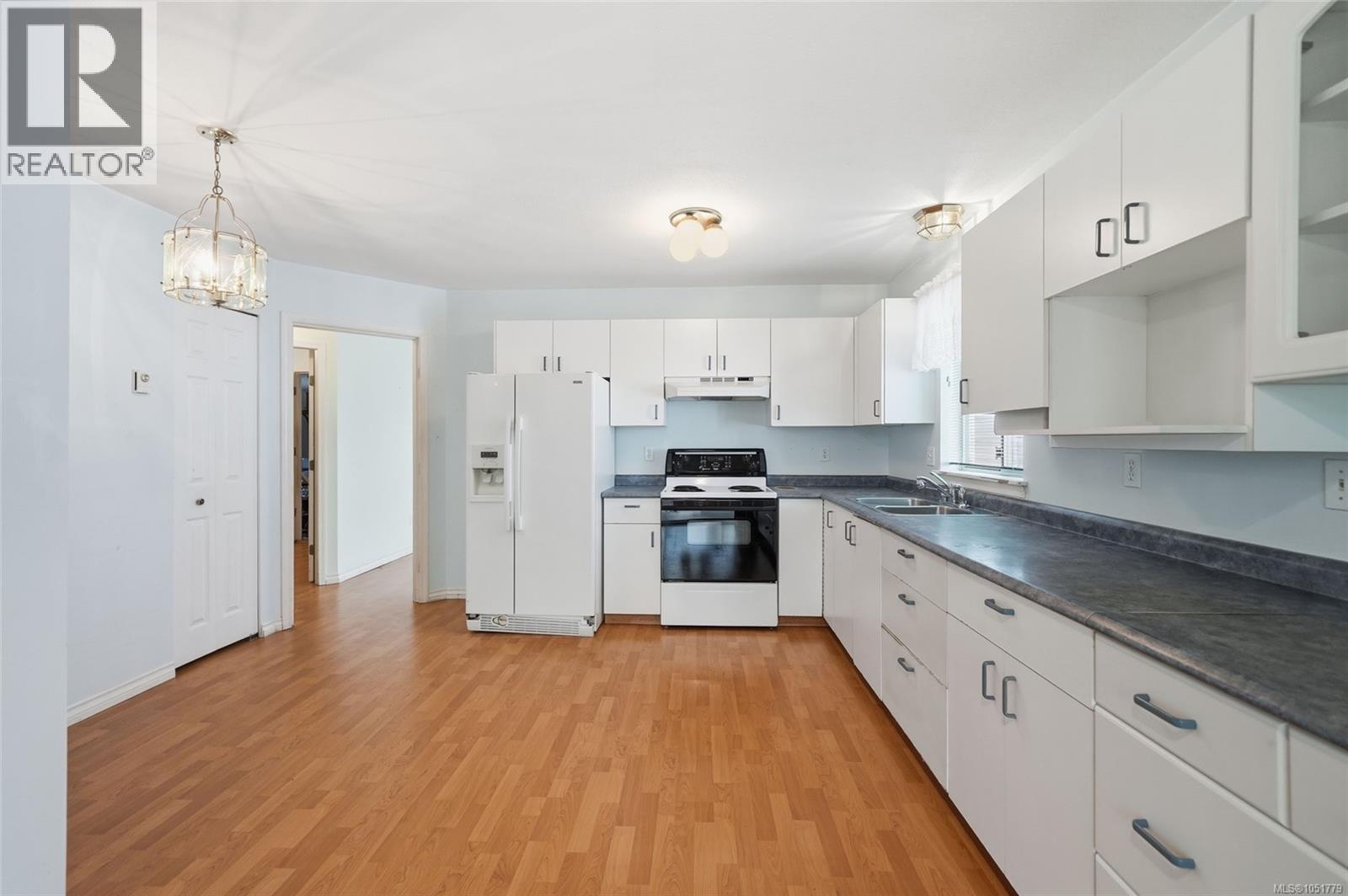 1846 Begonia Way - Image 13