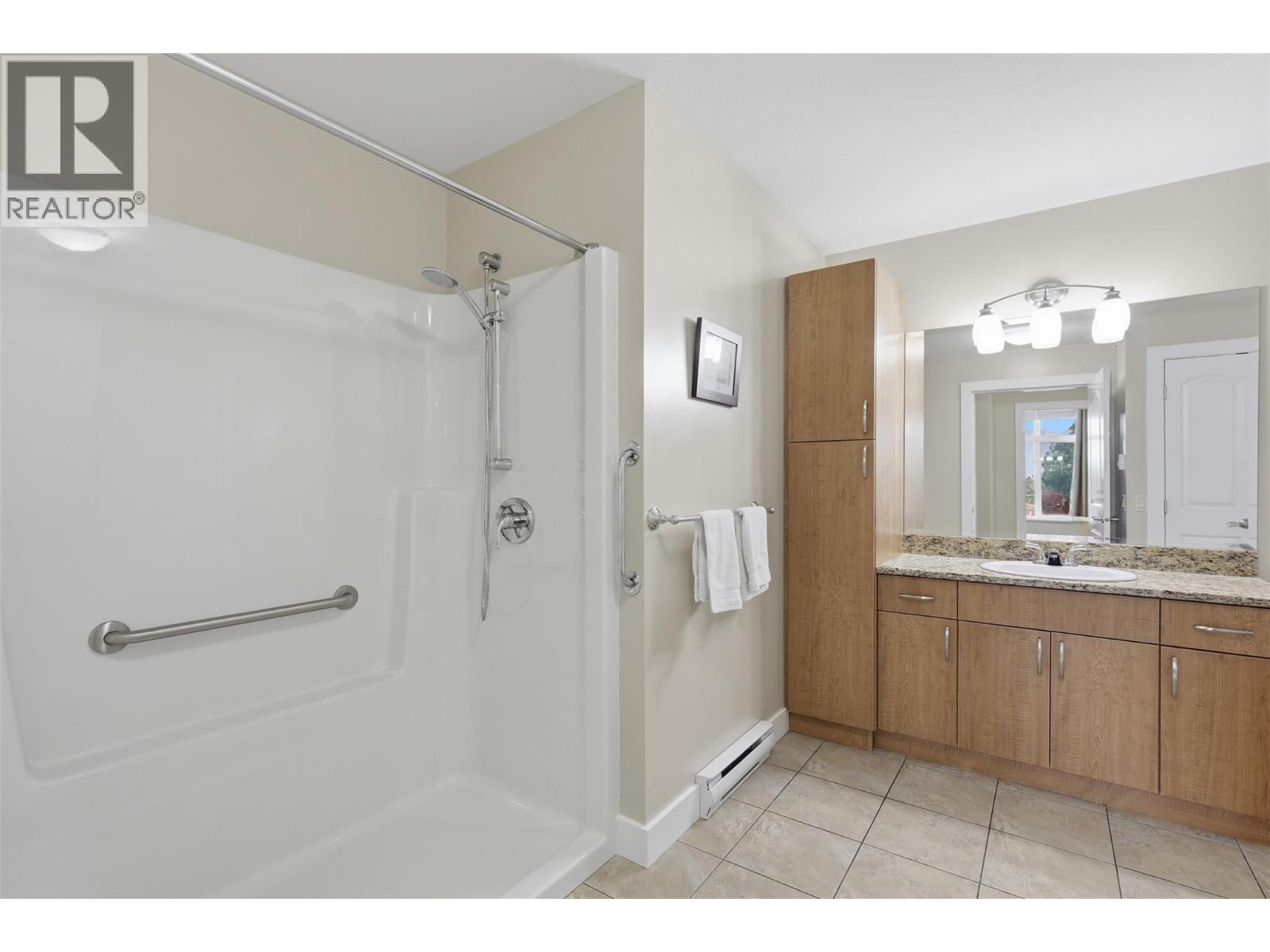 760 MAYFAIR Street Unit# 301, Kamloops