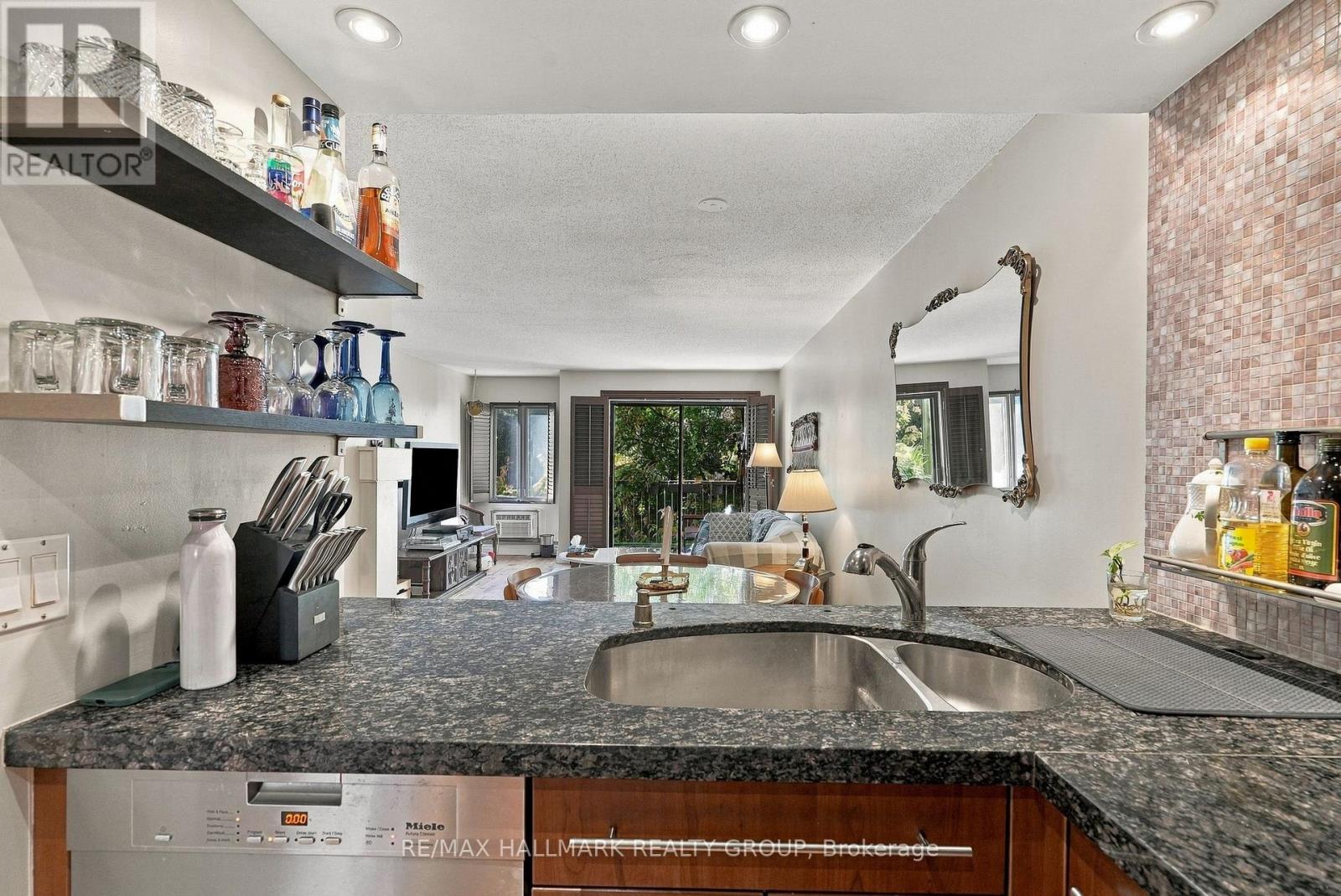 28 CRISPIN PRIVATE - Image 9