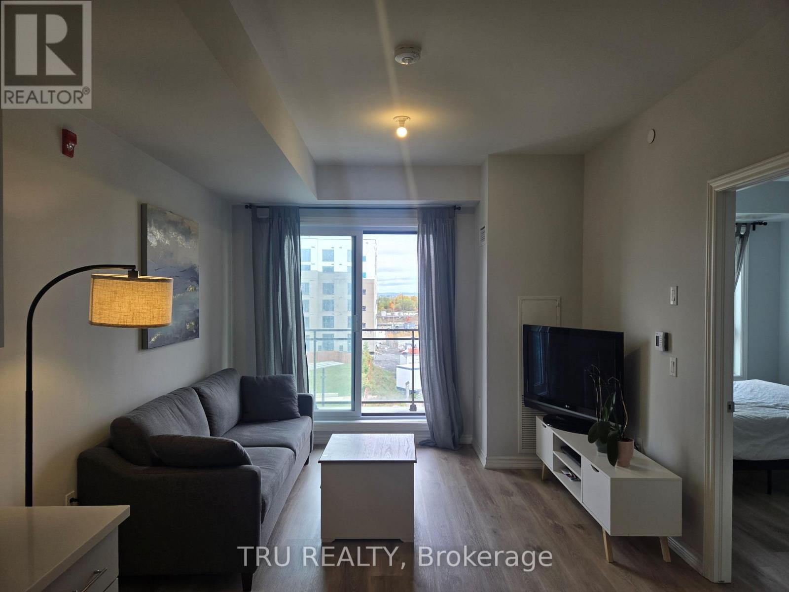 #415 1350 HEMLOCK ROAD - 2