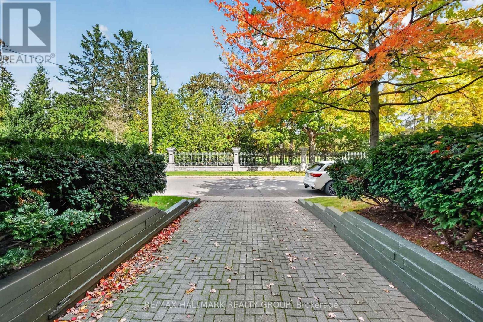 #2 121 MACKAY STREET - 2