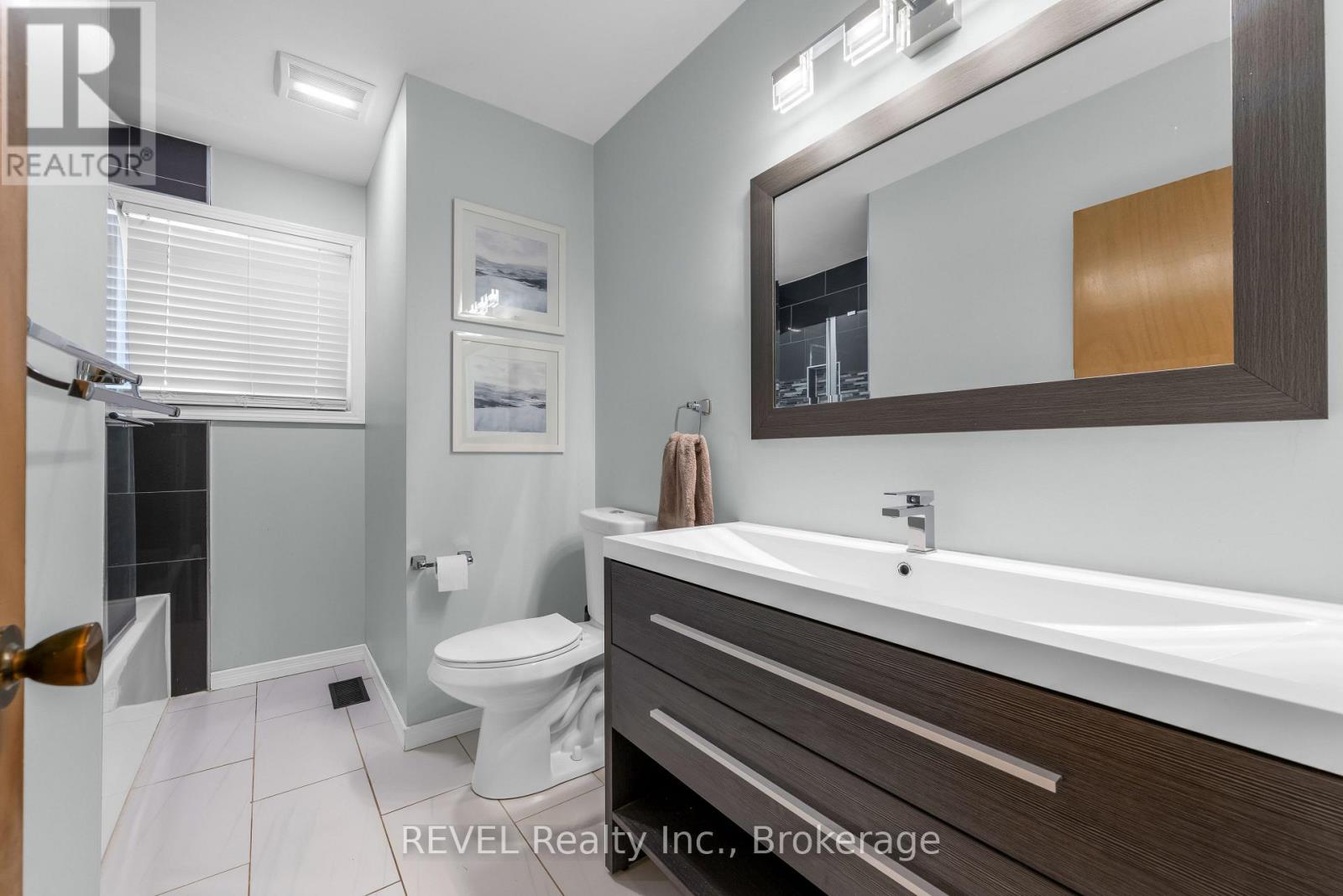 5 ARMOUR DRIVE - Image 20
