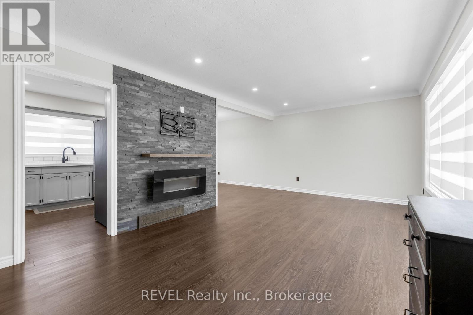 5 ARMOUR DRIVE - Image 3
