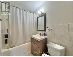 Unit-6 - 25 Paisley Boulevard E, Mississauga, ON L5A1P3 Photo 9