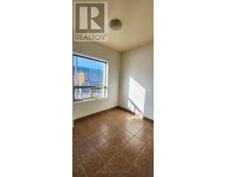 Upper 1 - 1040a St Clair Avenue, Toronto, ON M6E1A5 Photo 7