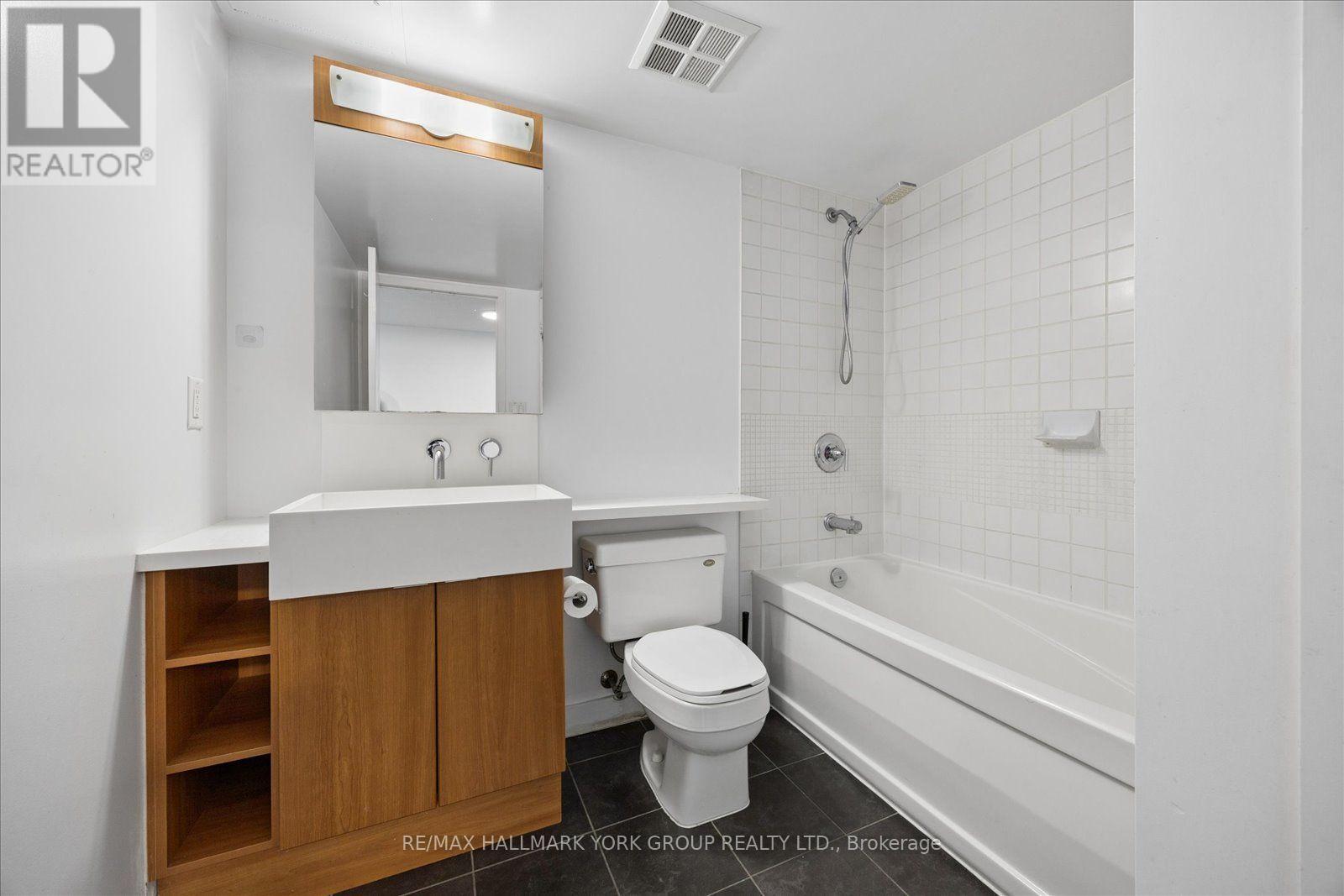 #1612 11 BRUNEL COURT - 19