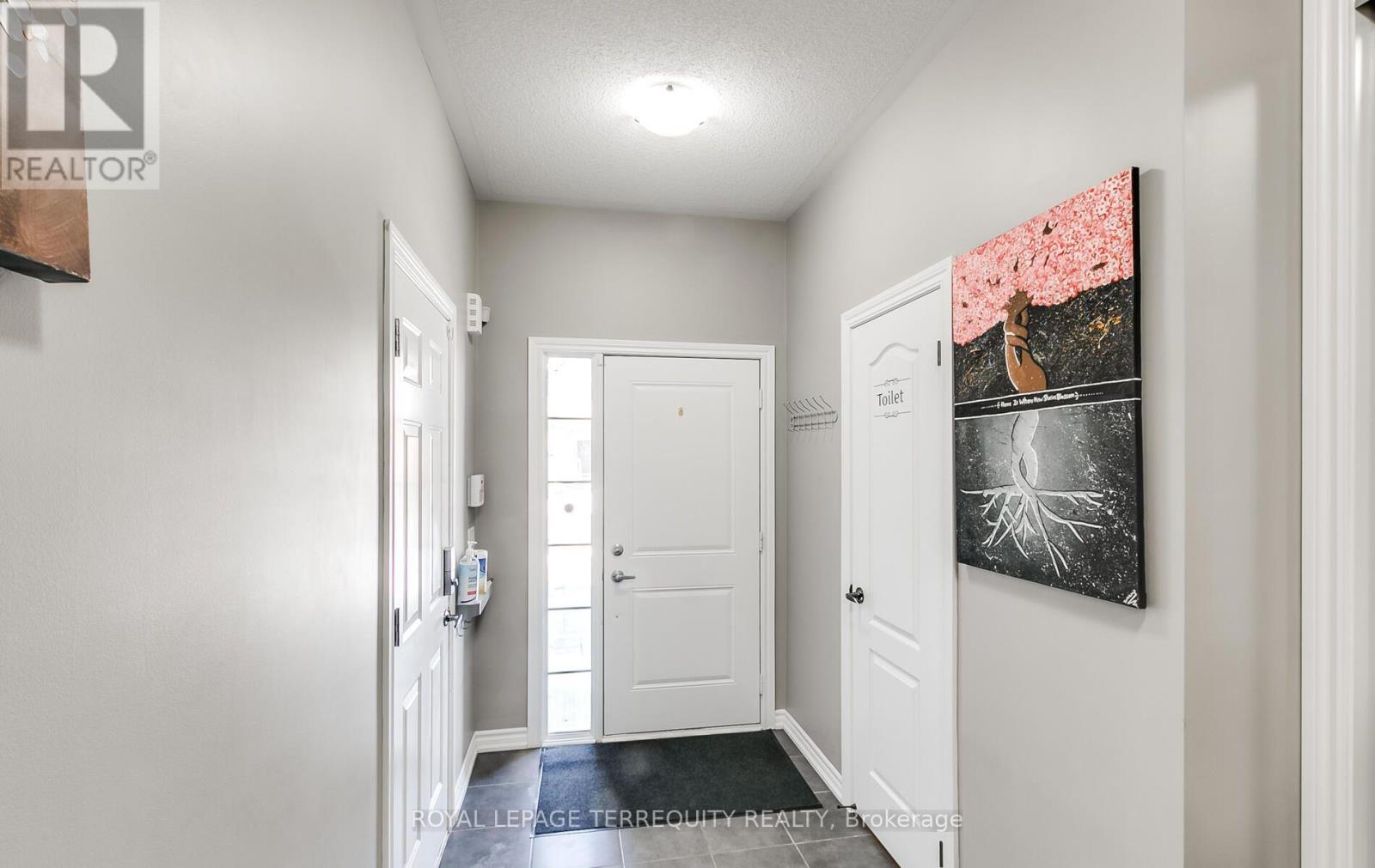 95 Nearco Gate, Oshawa, ON photo 2