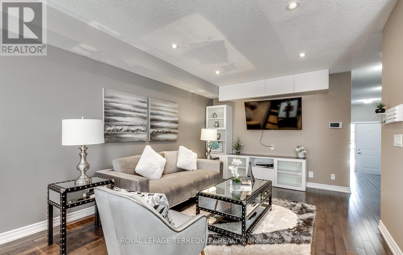 95 Nearco Gate, Oshawa, ON photo 3