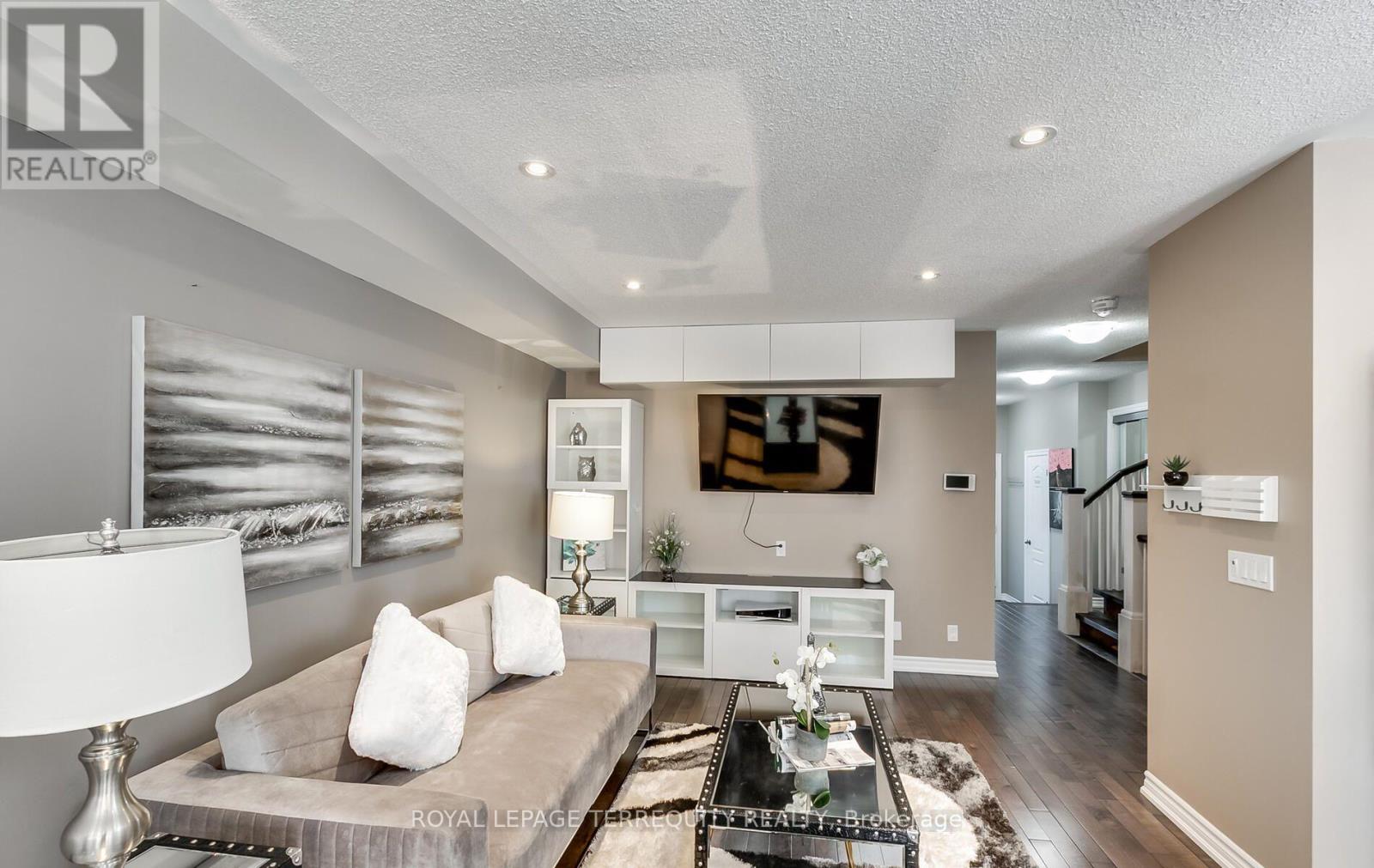 95 Nearco Gate, Oshawa, ON photo 4