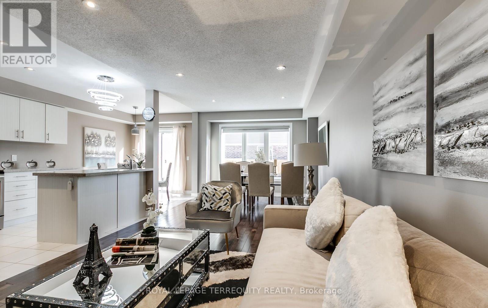 95 Nearco Gate, Oshawa, ON photo 5