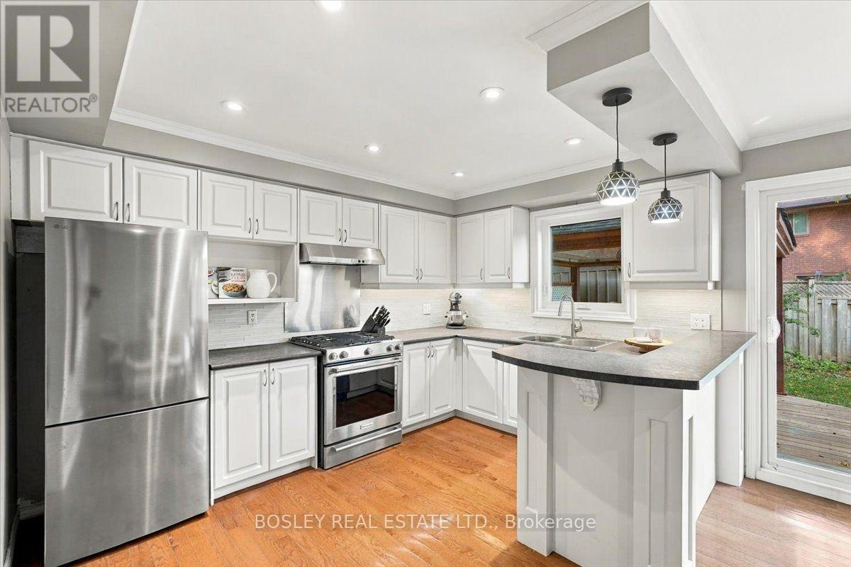 2259 Cottonwood Circle, Pickering, ON photo 8