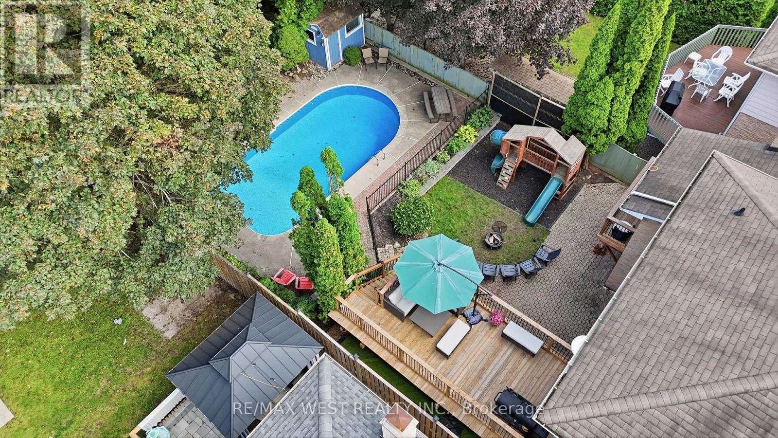 441 PADDINGTON CRESCENT - 36