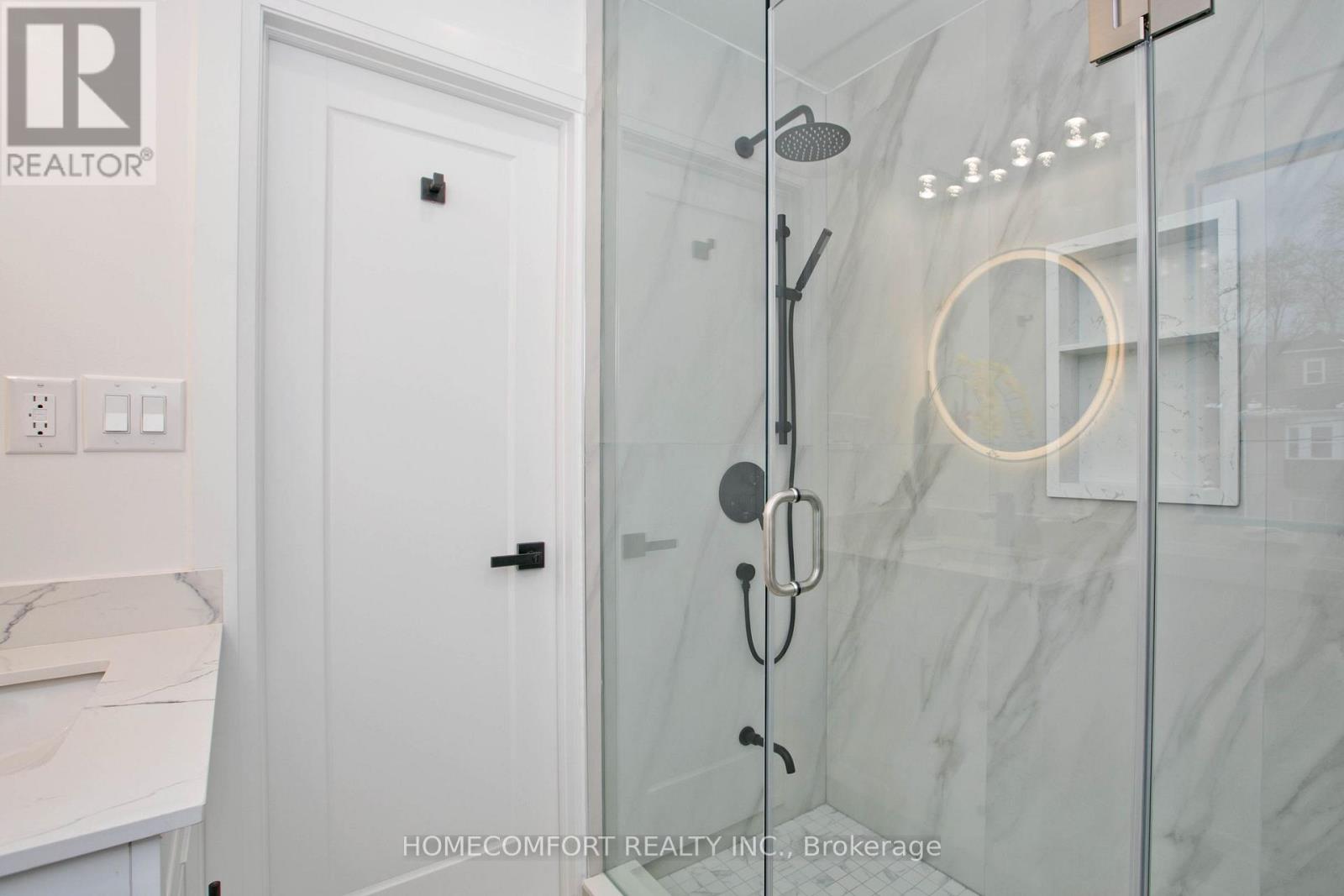 18 CONNAUGHT AVENUE - 4