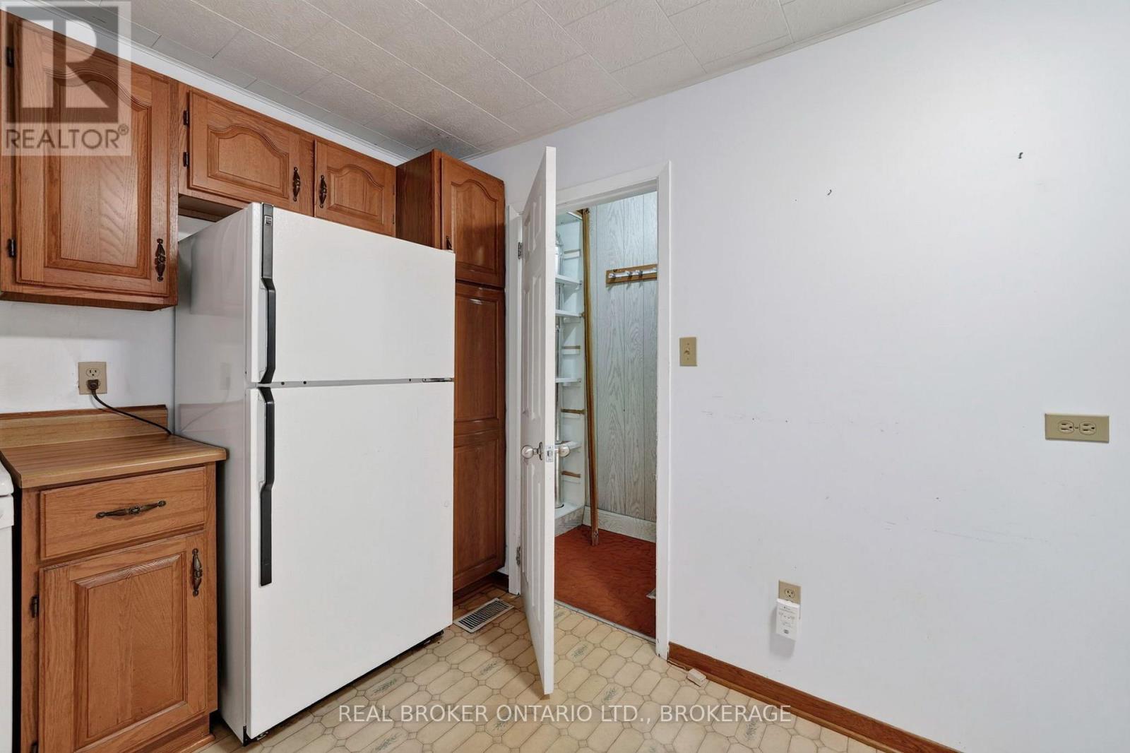311 HOOPLE AVENUE - Image 14