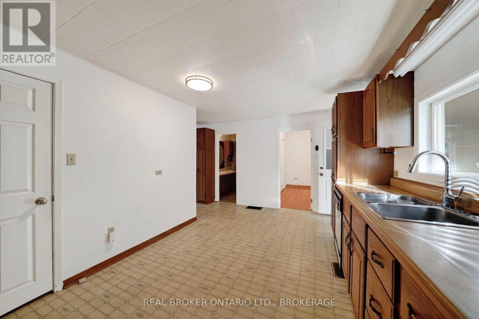 311 HOOPLE AVENUE - Image 15
