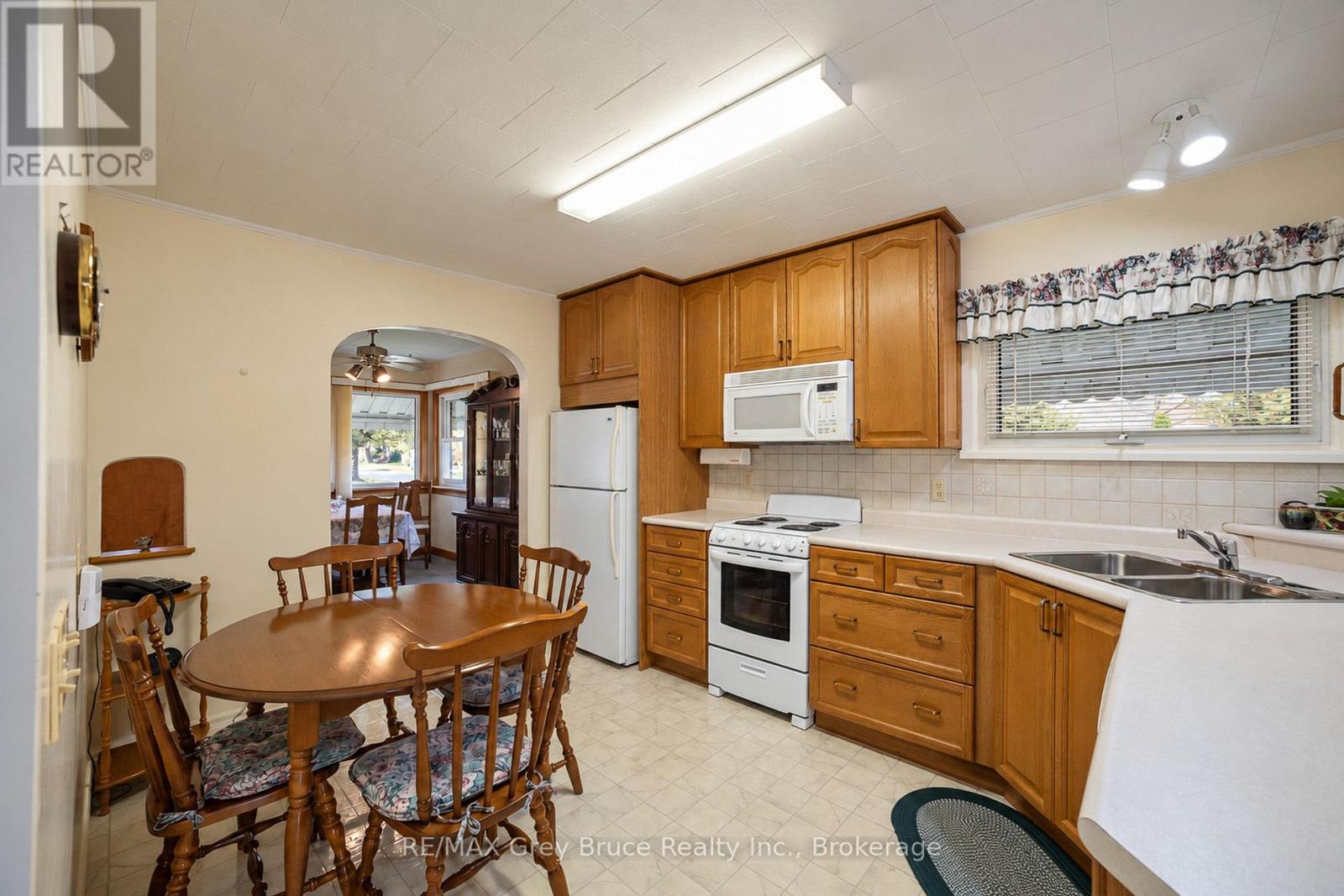 1195 4TH AVENUE W - Image 15
