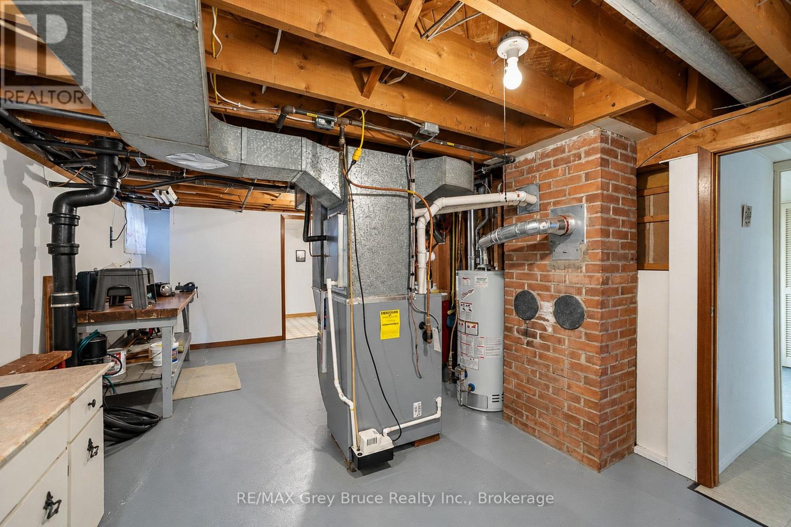 1195 4TH AVENUE W - Image 26