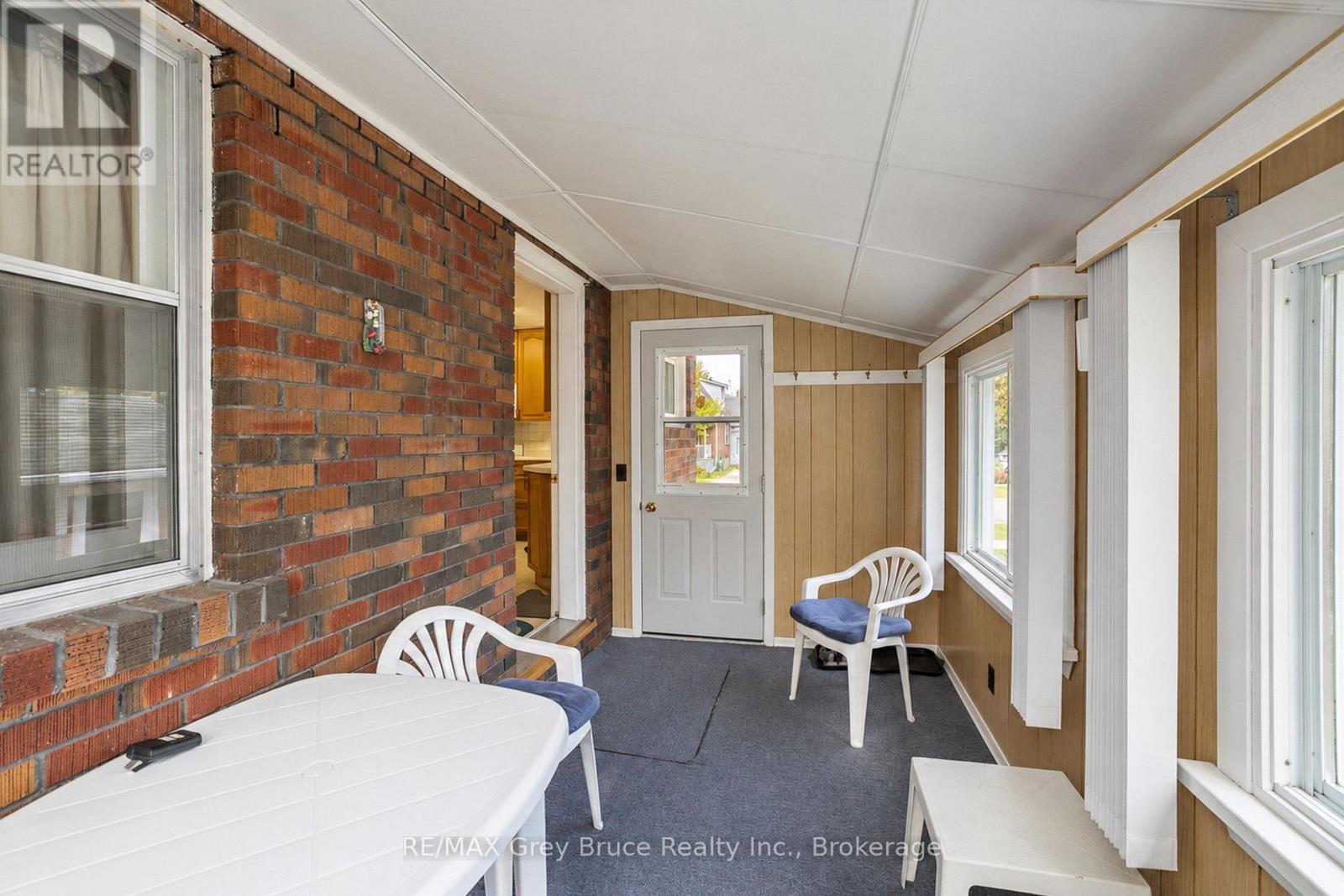 1195 4TH AVENUE W - Image 31