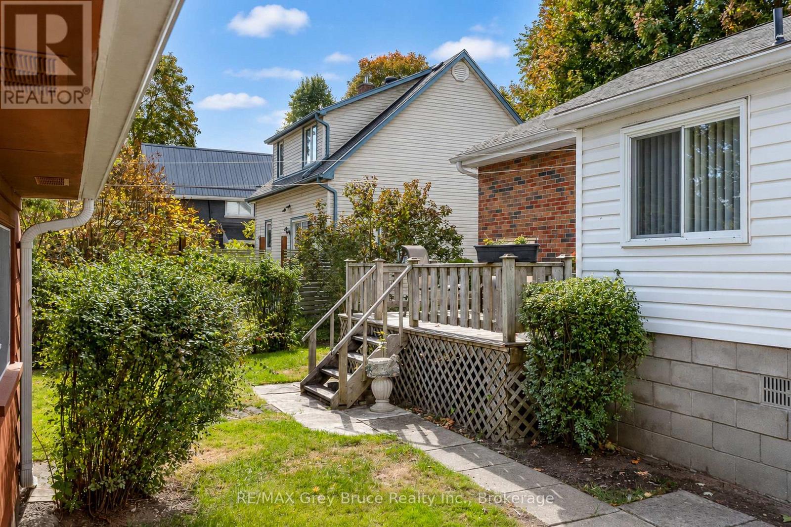 1195 4TH AVENUE W - Image 32