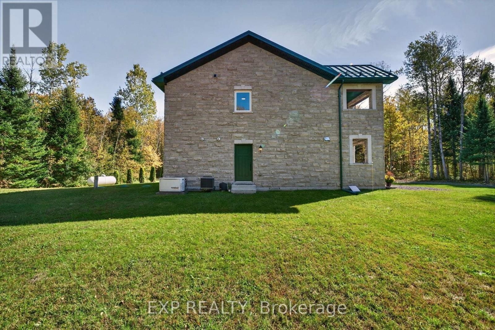 9525 Old Homestead Road, Georgina, ON photo 42