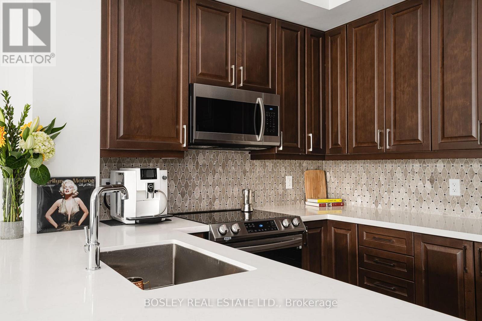 #310 1 HUME STREET S - 4